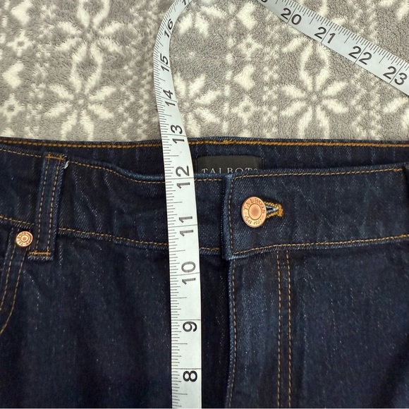 NWT Talbots High Waist Relaxed Jean In Michele Wash Size 14 - Picture 10 of 11